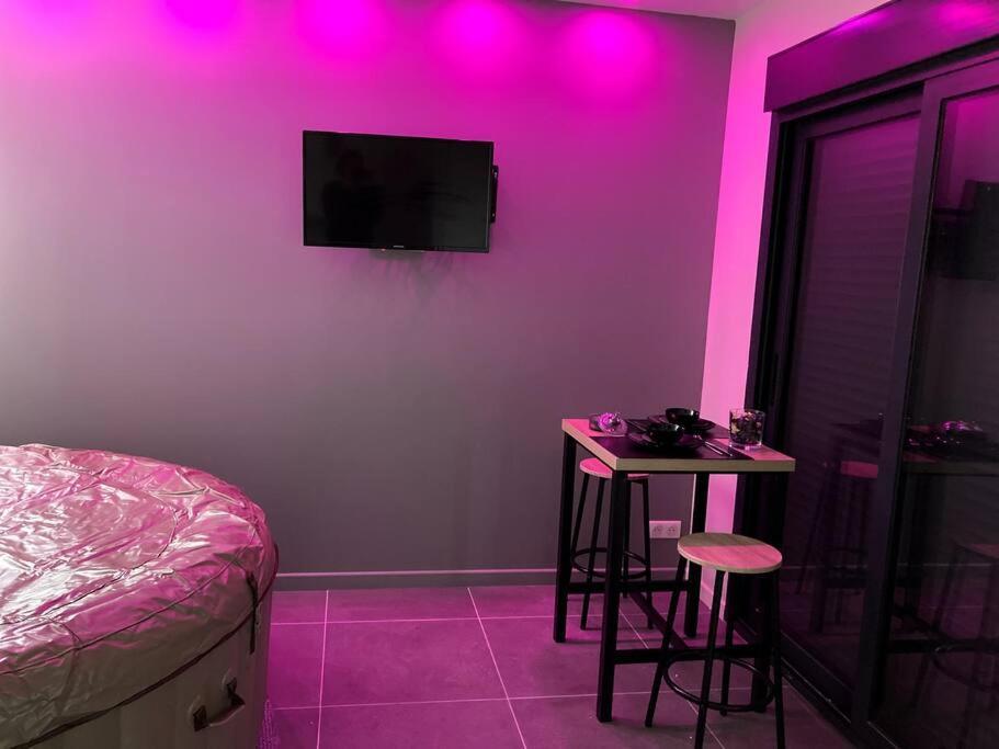Spa Le Love Saint-Germain-les-Corbeil Exterior photo